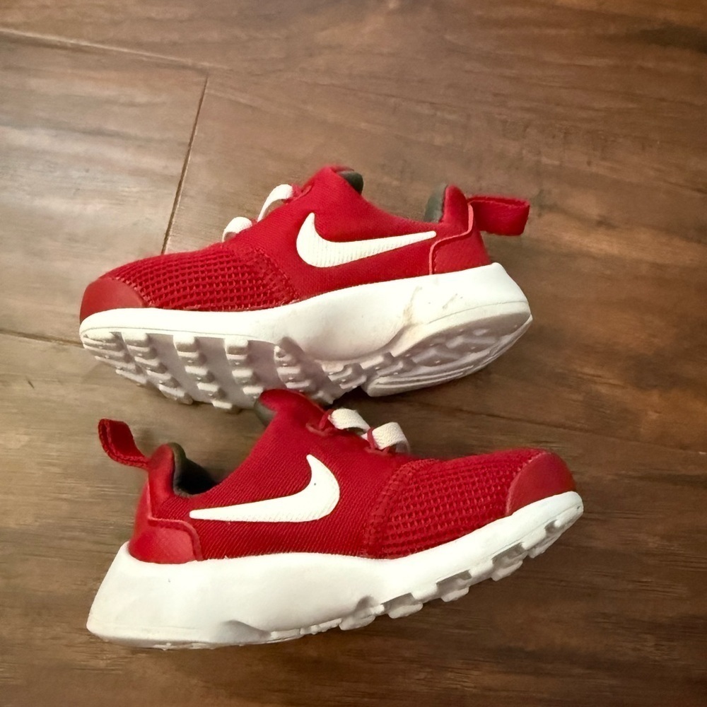 Nike Presto Fly Baby & Toddler Red and White Sneakers-Size 5C - Picture 4 of 11